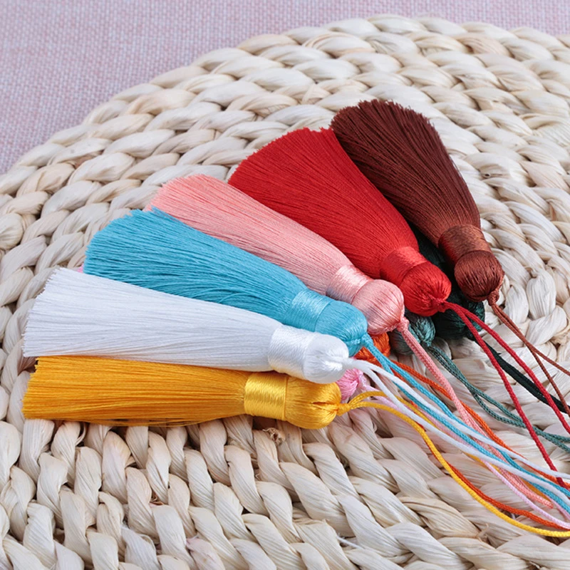 

2pcs 8cm short tassel spike polyester ice silk small tassel bookmark key chain tassels for DIY sewing crafts