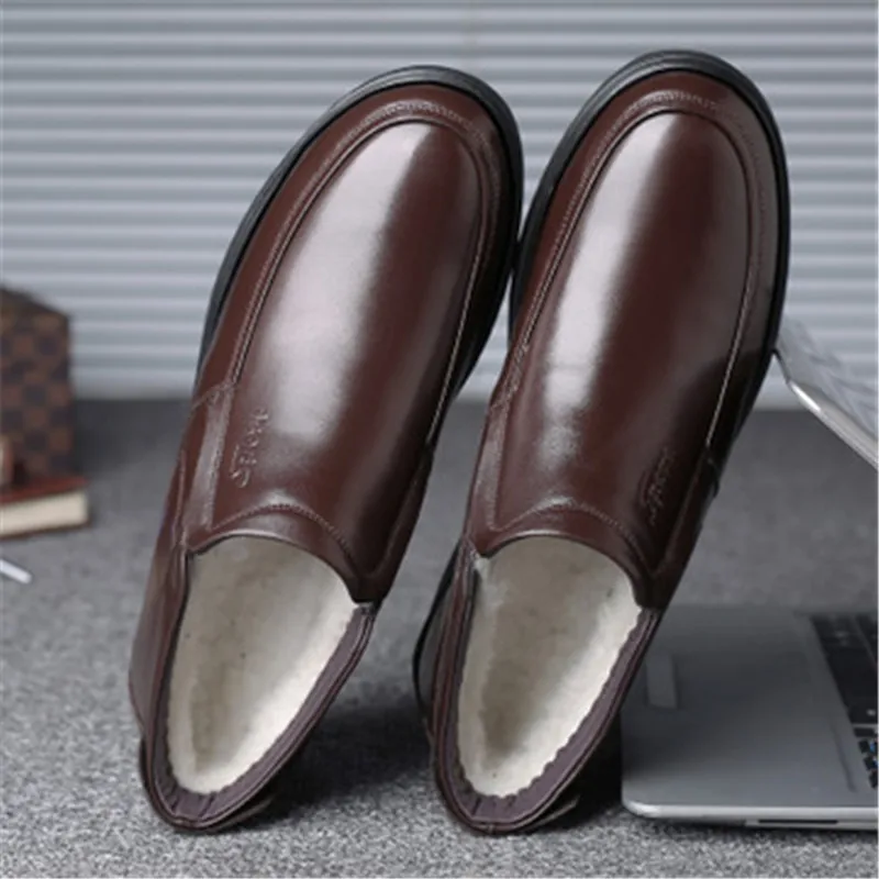 Теплые зимние ботинки с шерстяным мехом мужские черные деловые классические