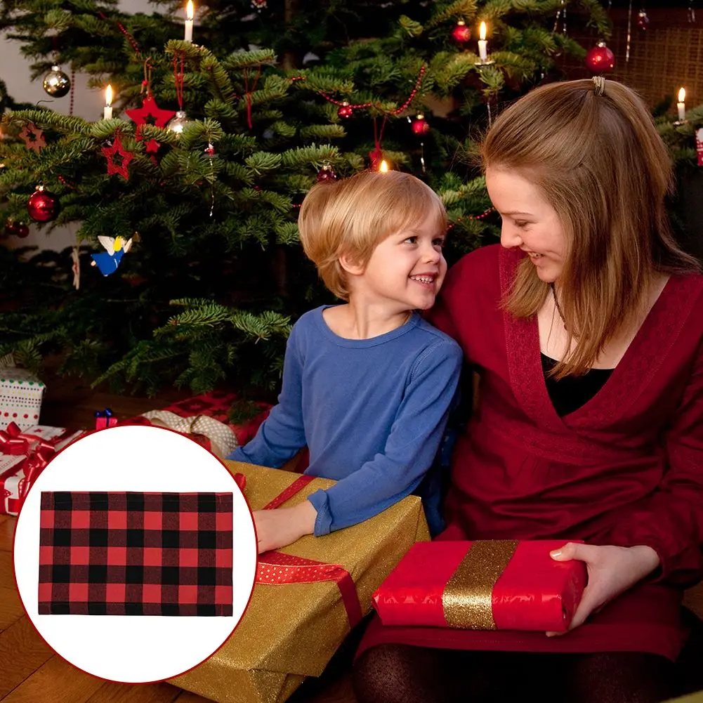 

4PCS Christmas Placemats Plaid Table Mats Buffalo Check Cotton Red Black Kitchen Decorations for Fall Holiday Dining Table