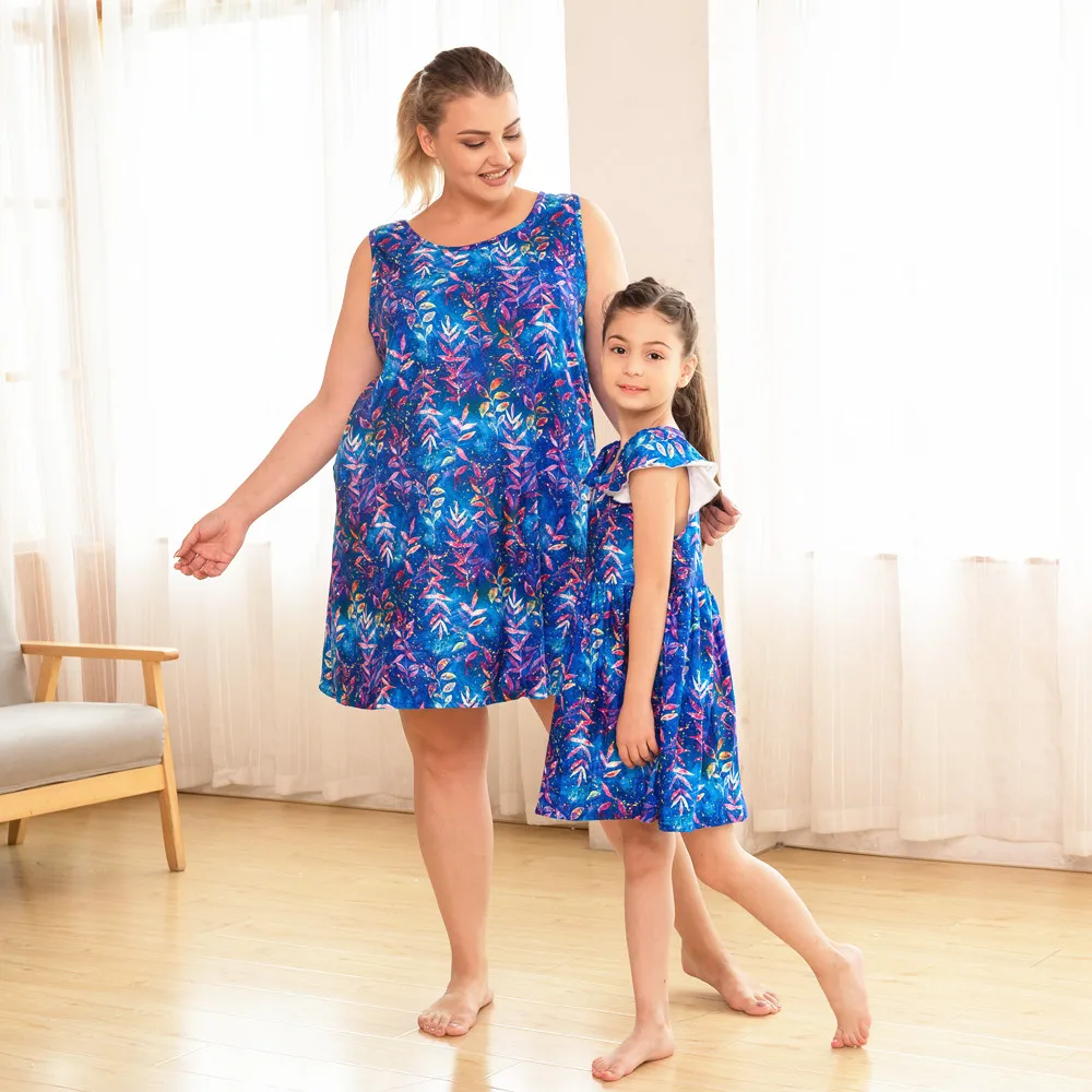 

Mom and Daughter Skirt Super Soft Stretch High Quality Kids Print Abstract Blue Casual Dresses 2021 Women Girl Sleeveless Dress