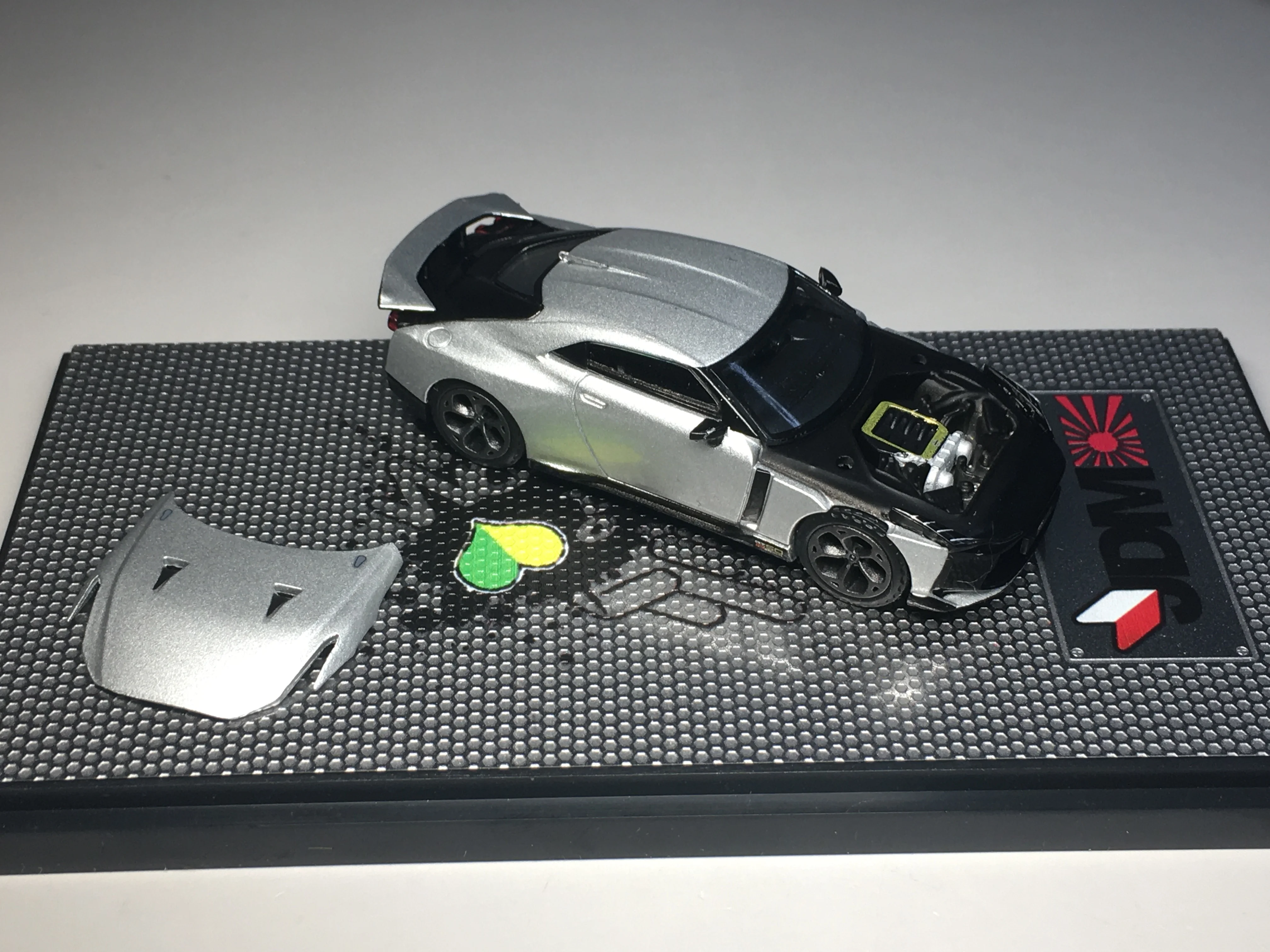 

Эра 1:64 Эра 1:64 Nissan GT-R50 выпуска Italdesign + дисплейная коробка, литая модель автомобиля, коллекция, ограниченная серия