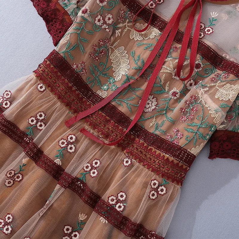 

European and American women's wear 2020 summer new style Short - sleeved standneck flower embroidered with patchwork lace dress