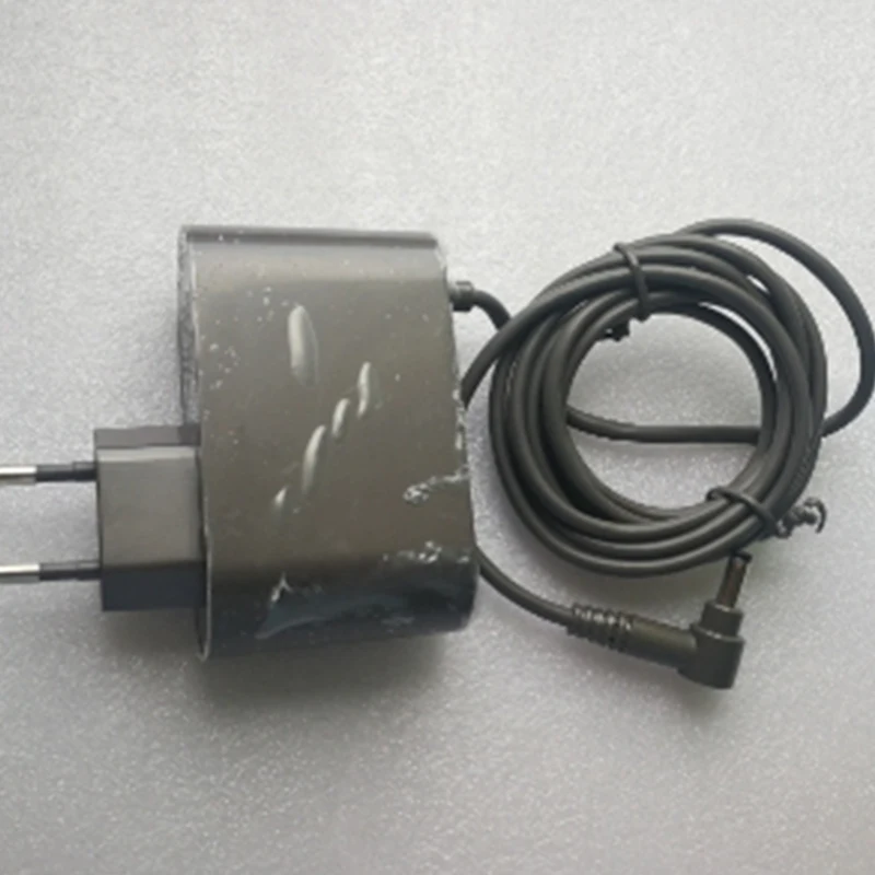 

Suitable for Dyson Dyson V10 Vacuum Cleaner Charger 30.45V-1.1A Vacuum Cleaner Power Adapter-EU Plug