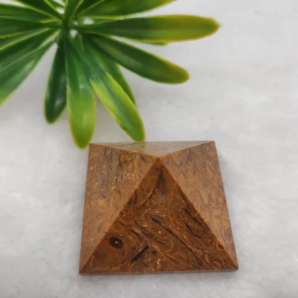 

Пирамида из натурального золота и шелка, 1 шт.