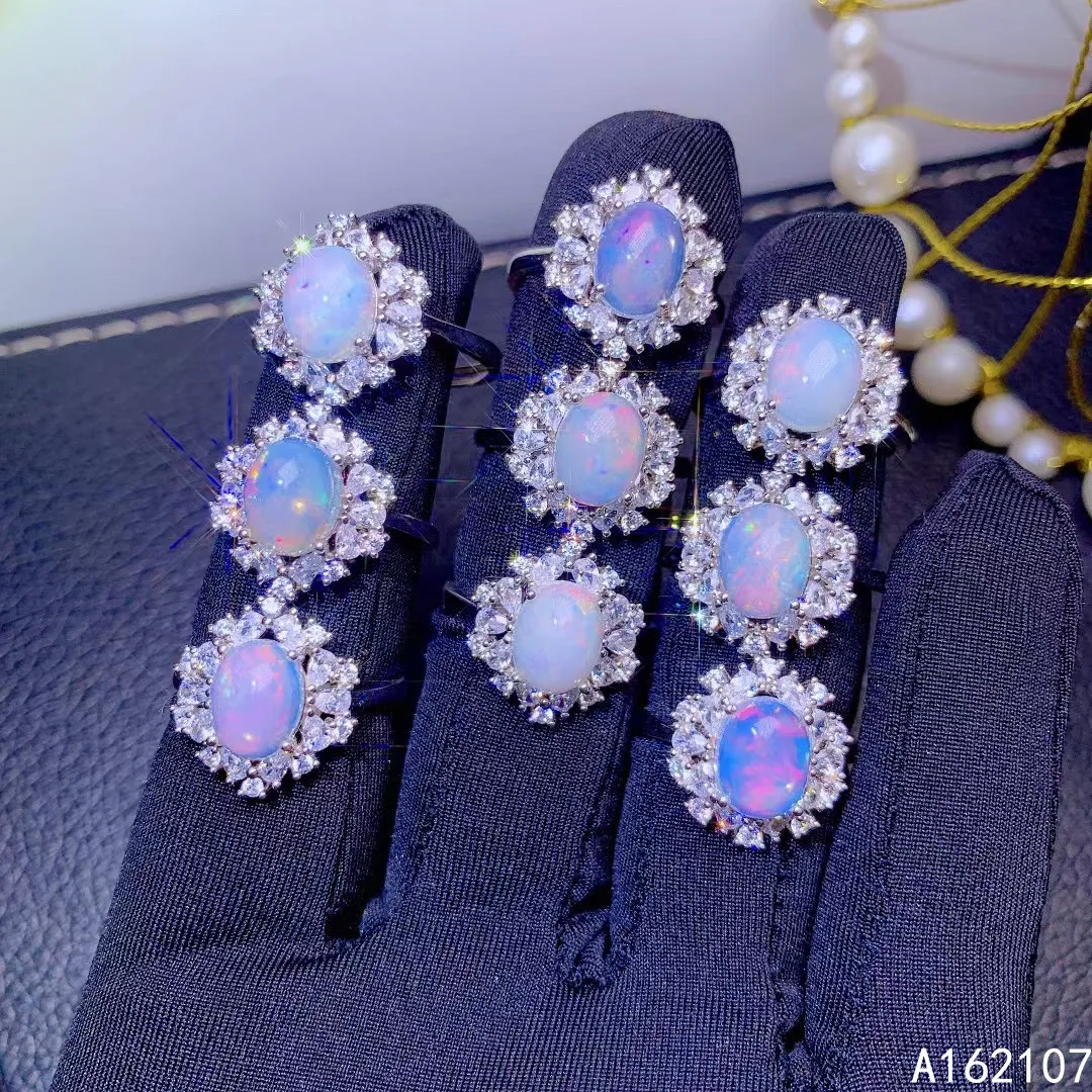 Женское кольцо из серебра 925 пробы с натуральным камнем