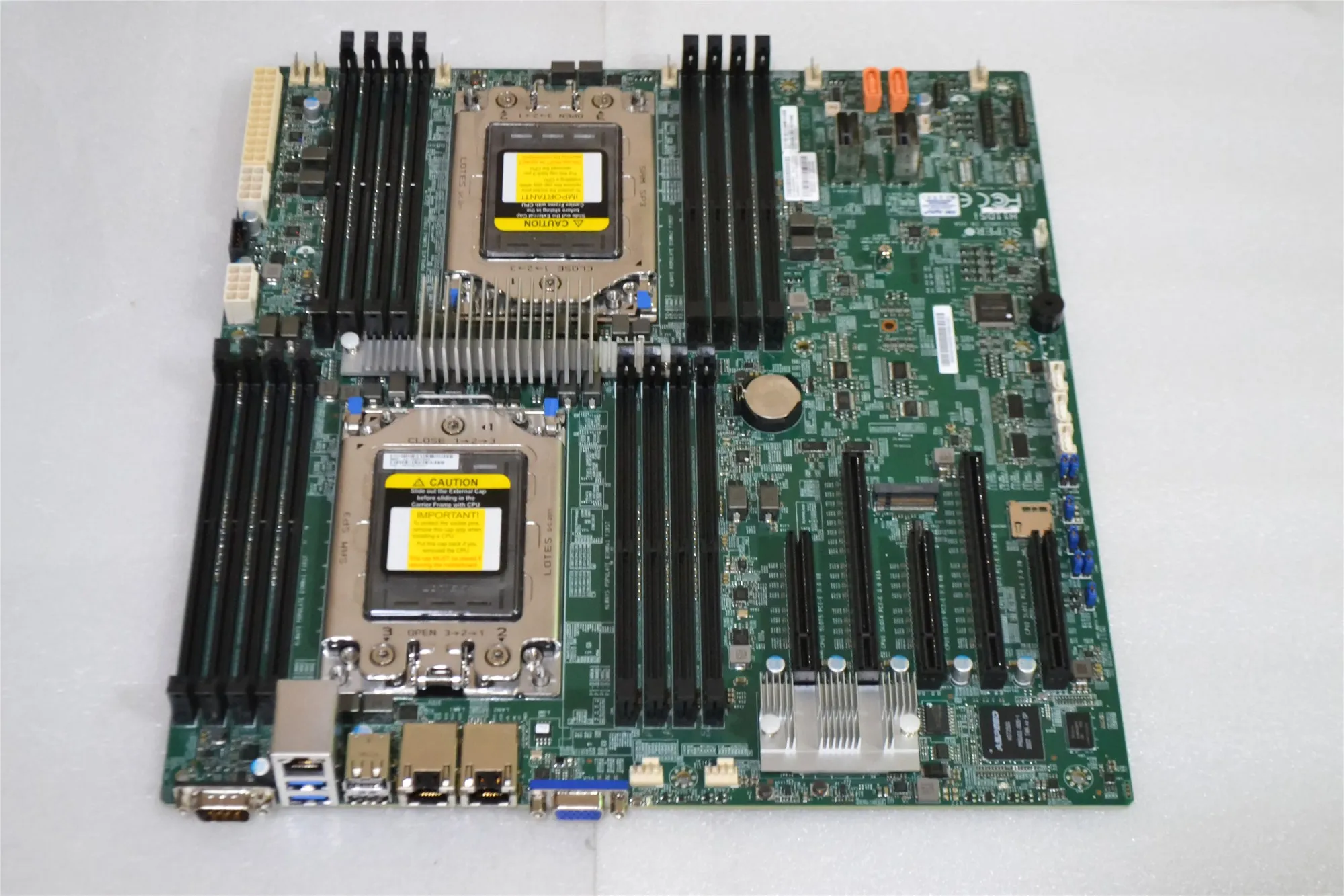 Новая двойная материнская плата ultra micro h11dsi поддерживает AMD epyc rev2.0 и 7302 / 7702 IPFs| |