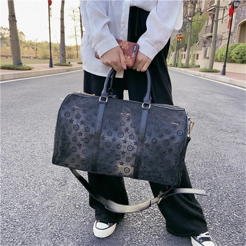 저렴한 여성을 위한 클래식 꽃 자수 여행 가방 나일론 럭셔리 레이디 체육관 피트니스 핸드백, 여성 대용량 휴대용 스포츠 더플 저렴한 여성을 위한 클래식 꽃 자수 여행 가방 나일론 럭셔리 레이디 체육관 피트니스 핸드백, 여성 대용량 휴대용 스포츠 더플