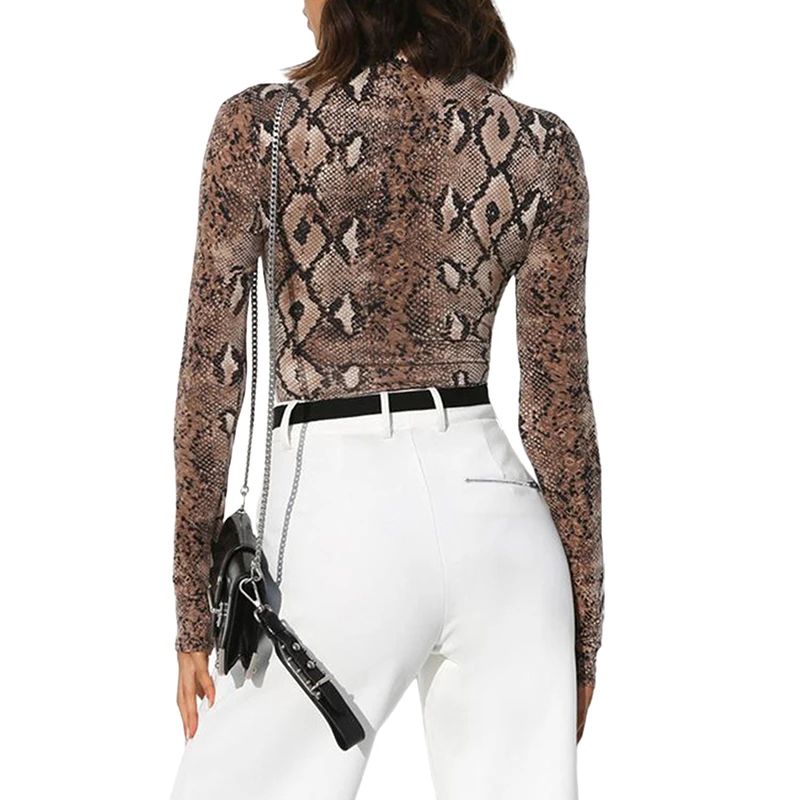Женский комбинезон с длинным рукавом и высоким воротником из змеиной кожи |