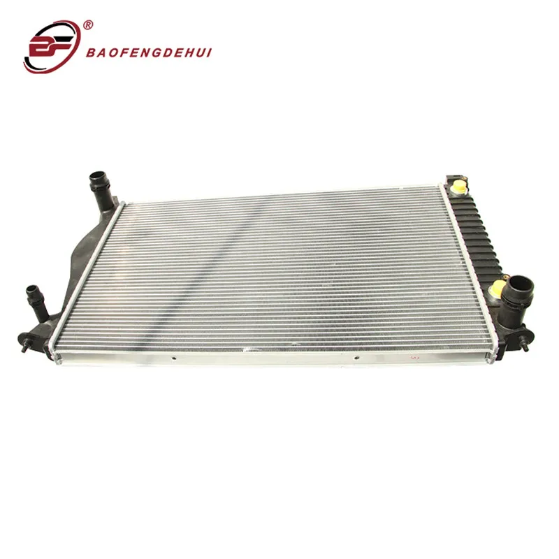 Часть радиатора собирает резервуары для воды 4F0121251AF Audi A6 A6AR A6Q BDW BBJ AUK бак