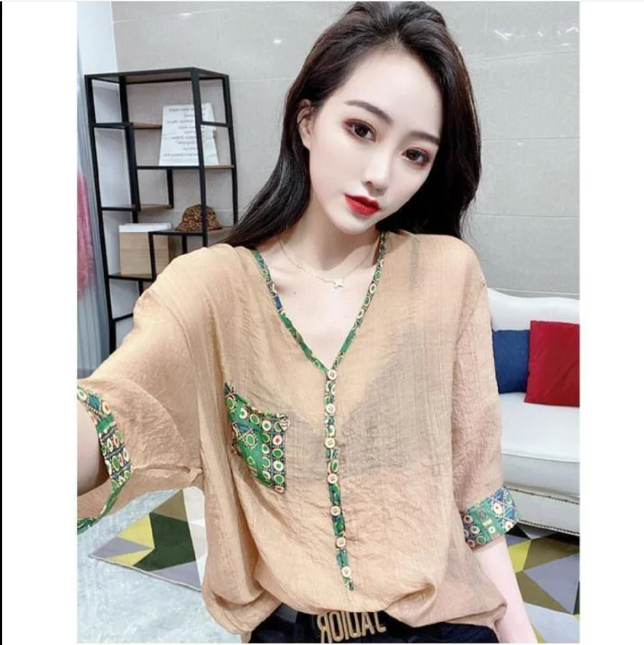 

2021 summer new color matching printing shirt V-neck loose button top