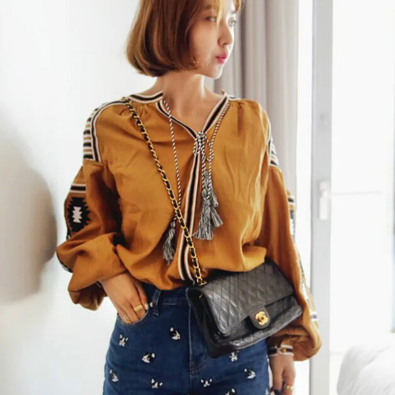 Рубашки в этническом стиле с цветочной вышивкой богемные льняные блузки