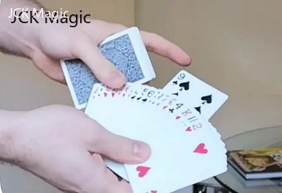 

2020 Clay Change By Ollie Mealing Magic Tricks