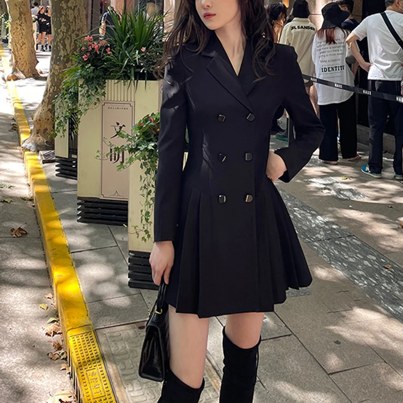 

Женское мини-платье-блейзер на пуговицах, с завышенной талией