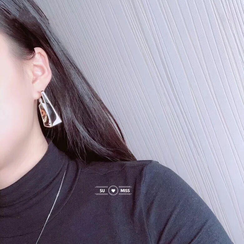 

Free Shipping Hot Sale Smooth Hoop Earrings For Women Punk Fashion Cool Jewelry Trendy Big Size Earring Party Gift