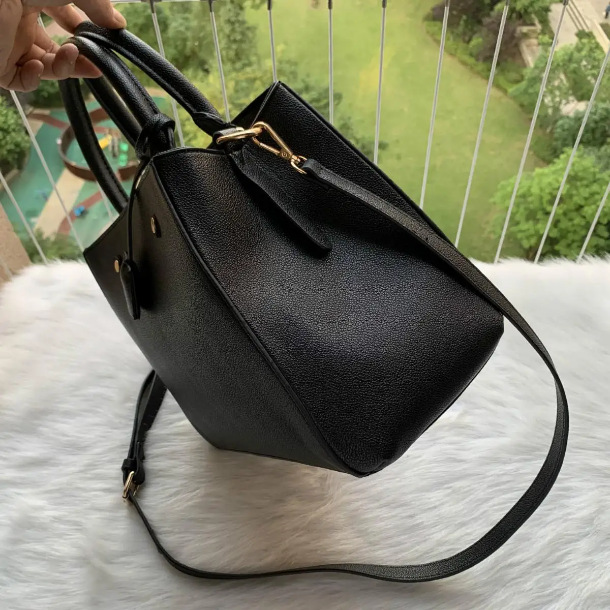 

Designer Luxury Satchel Messenger Handbag Leather Strim Handles with Shoulder Strap Crossbody Bag French bag 41056