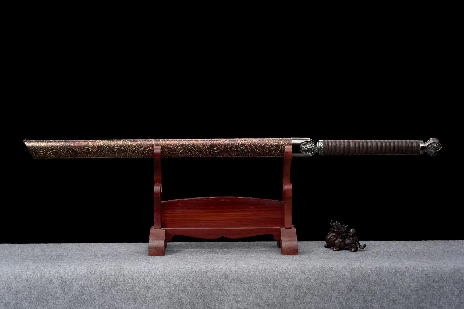 

Handmade Dragon Tsuba Chinese Sword Outdoor Battle Ready Full Tang Sword with Totem Blade Sharp Home Decor Craft