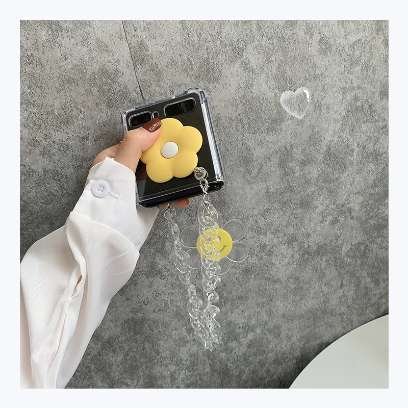 

For Samsung Galaxy Z Flip 5G 4G Conque Cute Flowers With Bracelet Transparent Shockproof Phone Case Cover For Z Flip 3 Z Flip 4