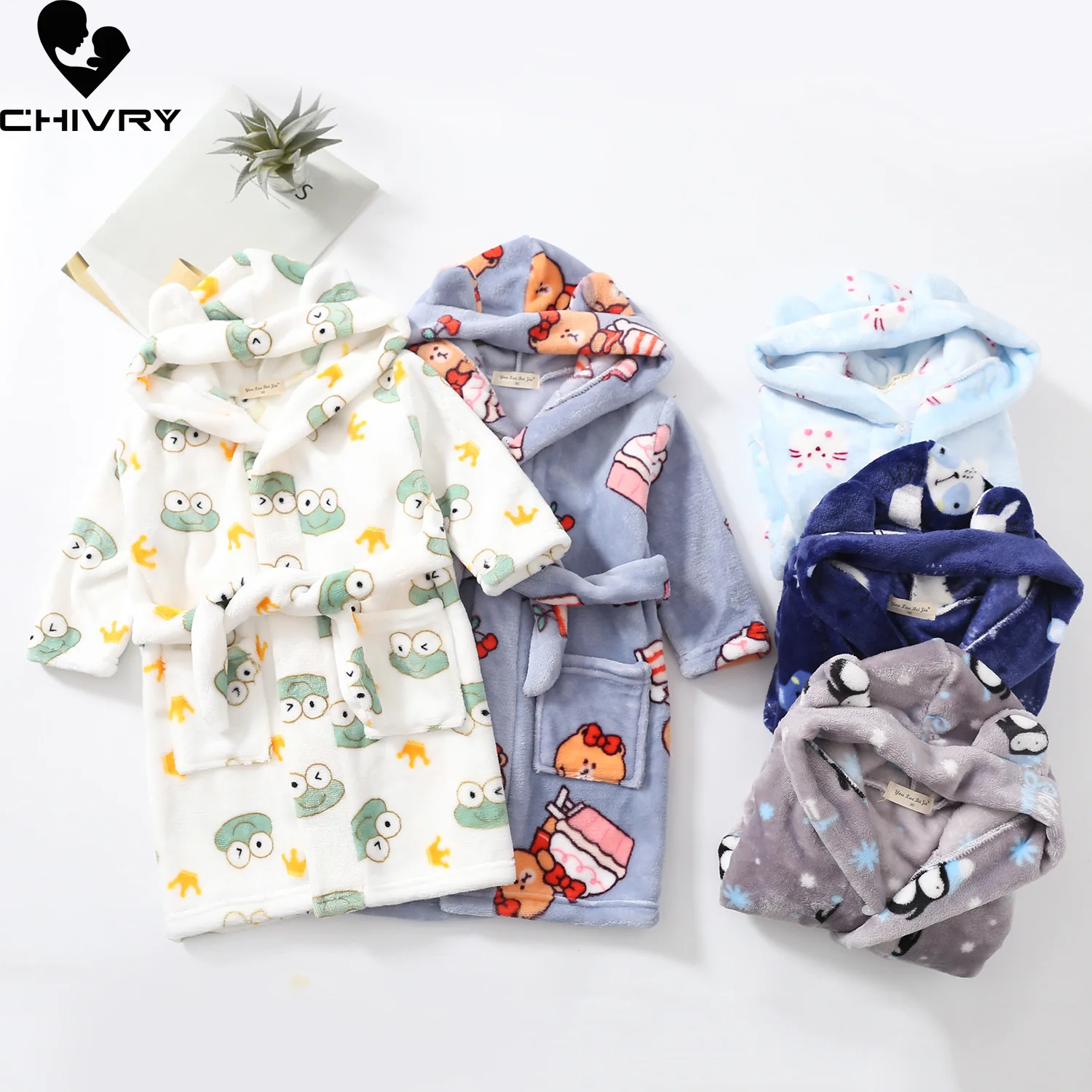 

New 2021 Autumn Winter Baby Hooded Bathrobe Kids Bath Robe Boys Girls Warm Soft Flannel Pajamas Kids Cartoon Print Towel Robe