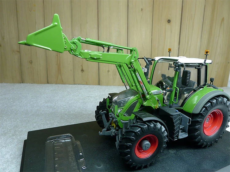 Специальное предложение изысканные 1:32 4975 722 с 5X тракторным вилочным устройством