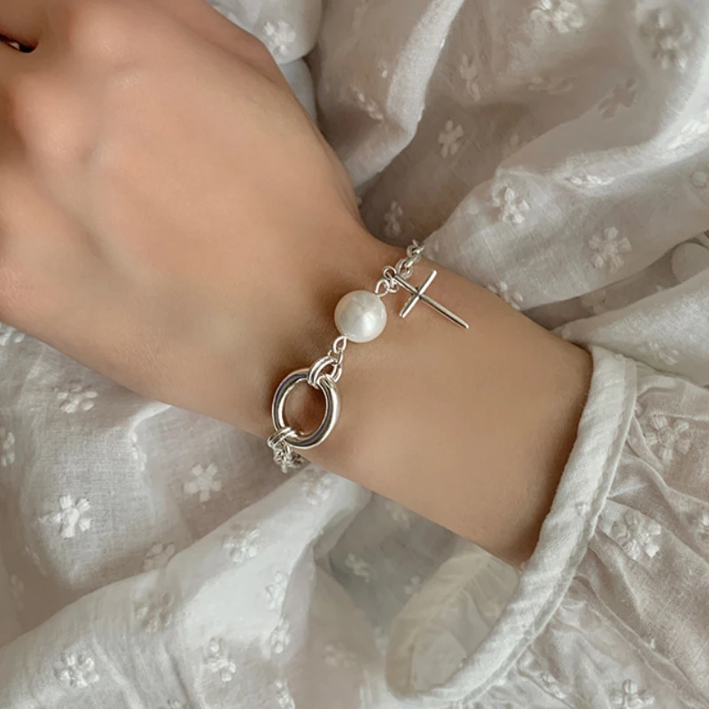 

VSnow Korean Fashion Cross Simulation Pearl Charm Bracelet for Women Girls Circle Metallic Chain Asymmetry Bracelet Jewellery