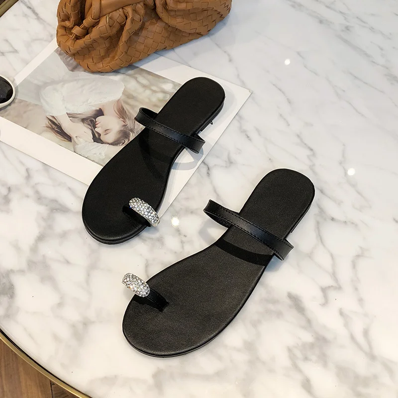 

2021 summer new toe slippers female rhinestone beach flat bottom