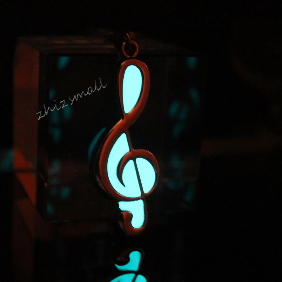 

Glowing keychain Musical note Keychain High notes key ring GLOW in the DARK Luminous Club gift Pendants