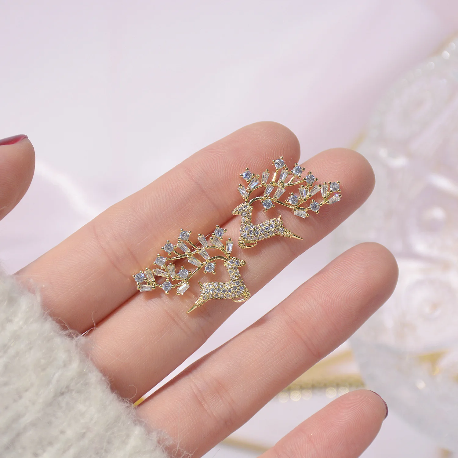 

Korea New Design Fashion Jewelry Exquisite 14K Real Gold AAA Zircon Earrings Small Road Branch Women's Party Party Earrings