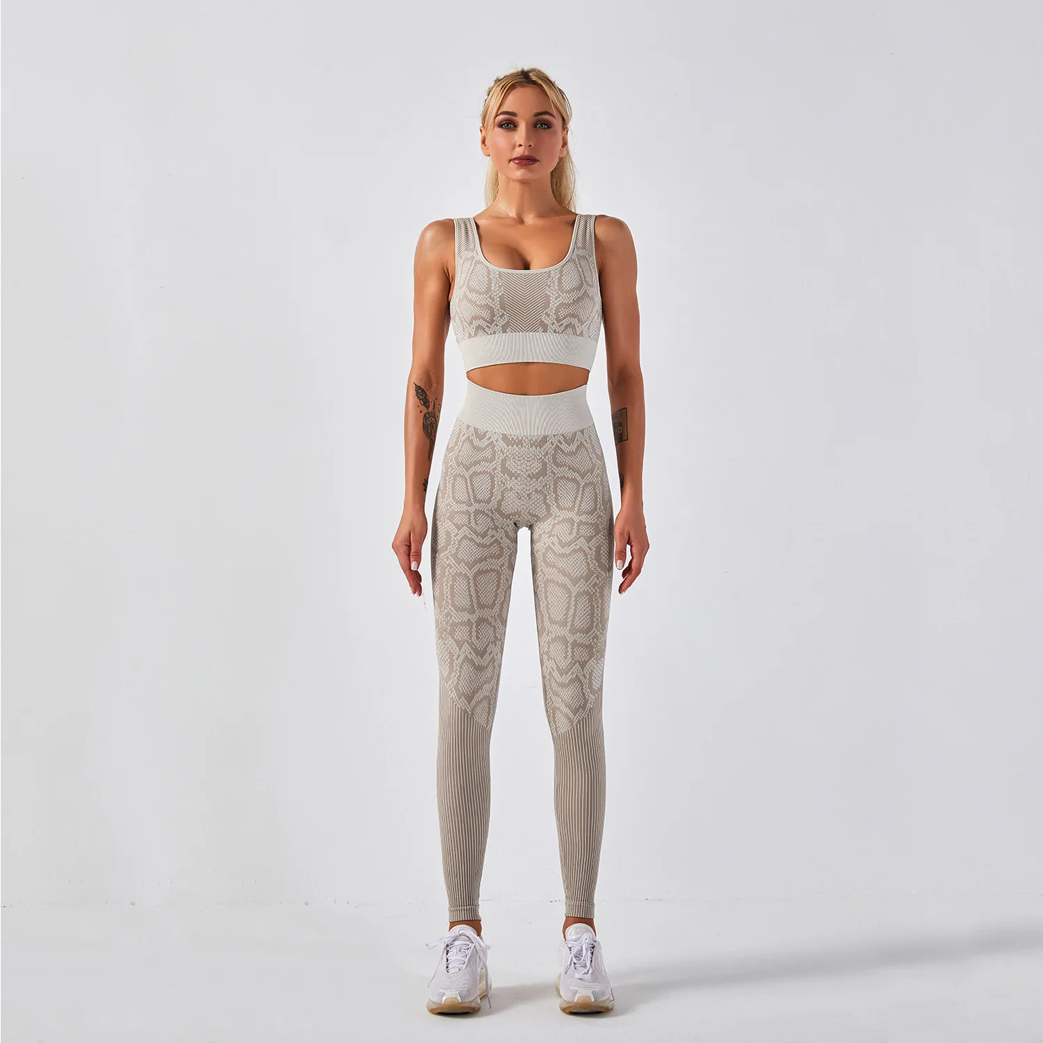 

New seamless sports Yoga set Fitness snake pattern suit for women gym clothing
