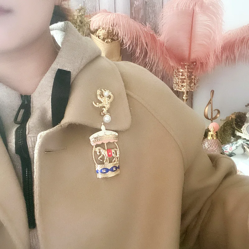 Женская Брошь на воротник разноцветная брошь с цирконом жемчугом замком каретой