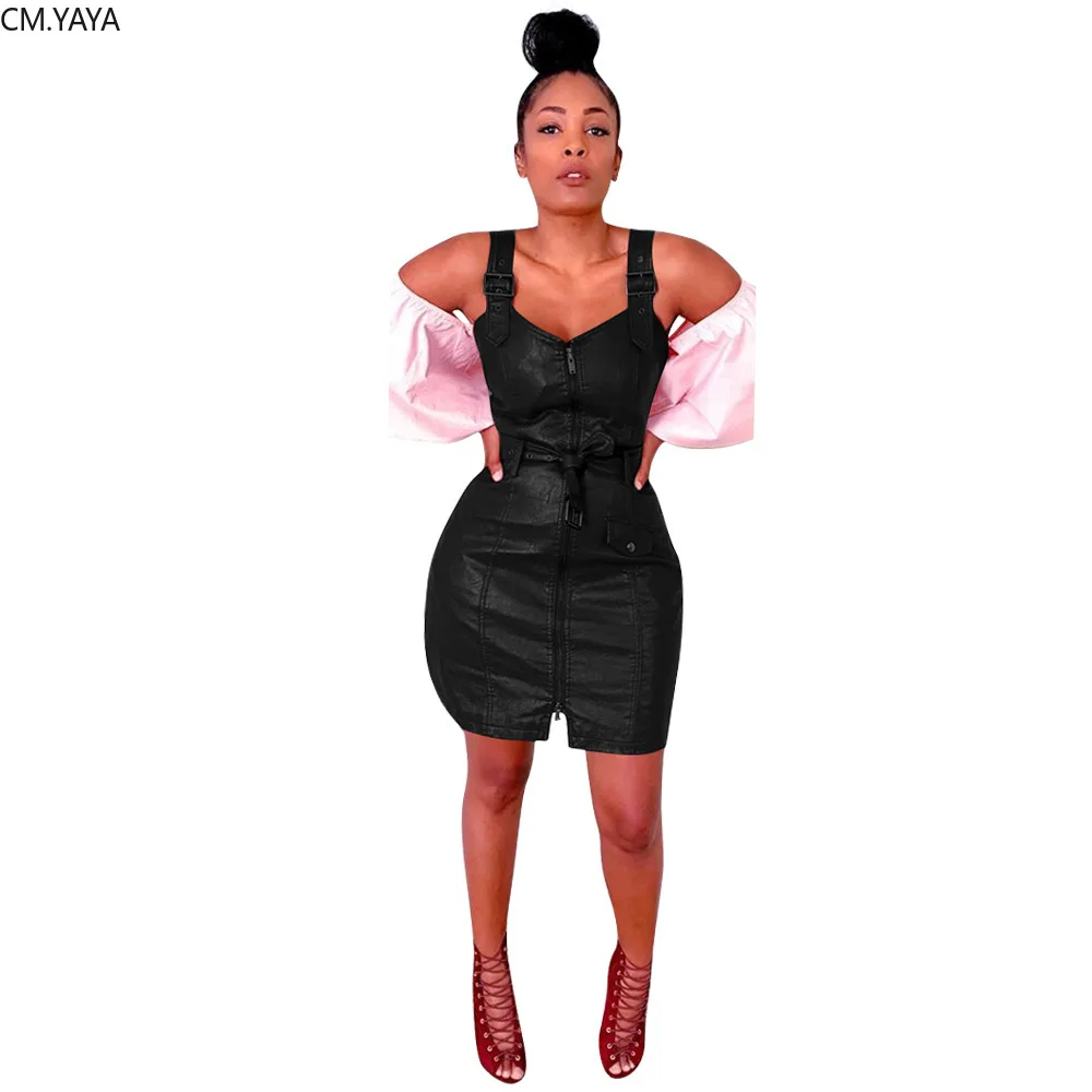 Женское облегающее платье-миди из искусственной кожи на тонких бретельках |