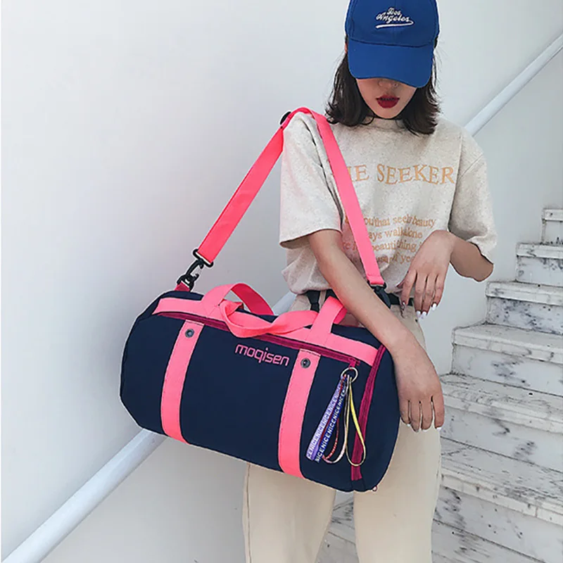 Спортивная сумка для женщин фитнеса однотонная дорожная активного отдыха