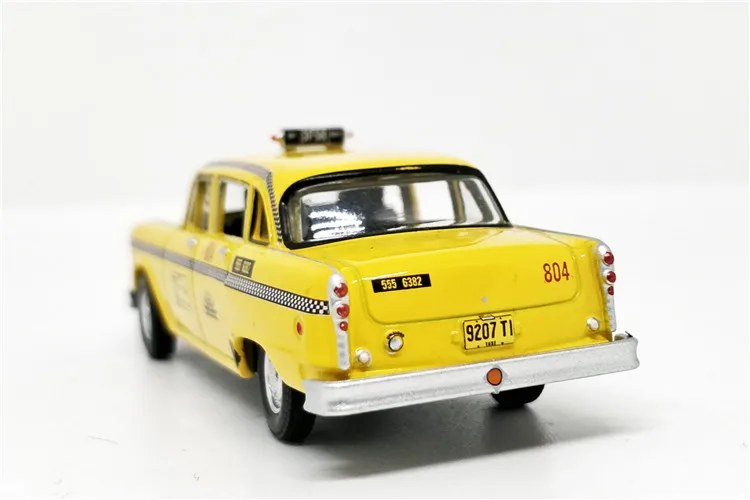 

Greenlight 1:64 Hollywood 1974 Checker Taxi Cab Diecast Model Car Loose