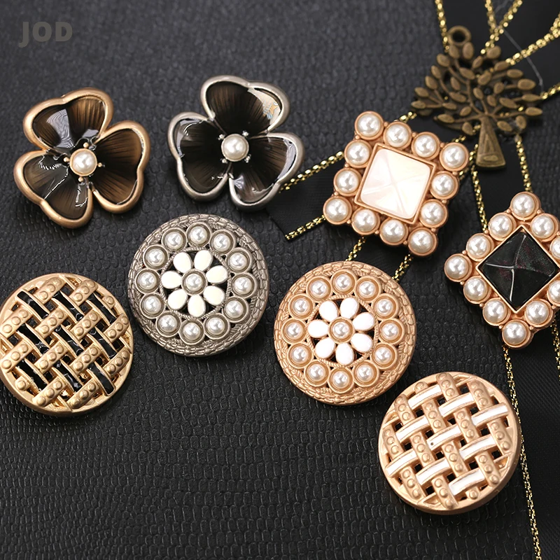 

Vintage Metal Gold Brand Buttons For Clothing Crafts Women Coat Sew Clothes Pearl Button Decorative Black Needle 22 25mm 28mm