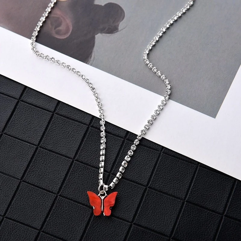 

Dazzling Acrylic Butterfly Choker Necklace Rhinestone Chain White Black Color Simple Clavicle Necklace Animal Korean Jewelry