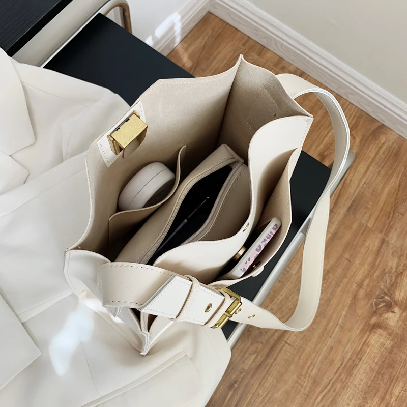 

Women's Shoulder Bags PU Leather Crossbody Bags For Women 2021 Bucket Bags Ladies Hand Bags Wide Belt Travel Handbags Black Sac