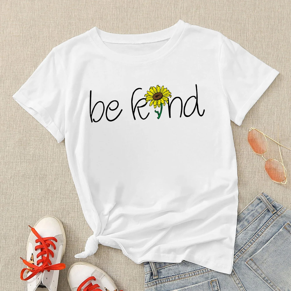 

Sunflower Graphic Series T Shirt Be Kind Letter Printed Short Sleeved Women Tshirt Streetwear Simplicity Style Hipster Punk Top
