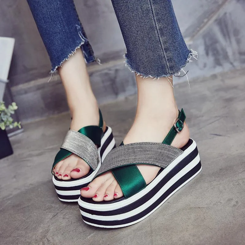 

2020 New Sandals Women Fashion Thick Bottom Muffin Cross Rhinestone Shoes Summer Comfortable Buckle Chunky Sandals Black Green