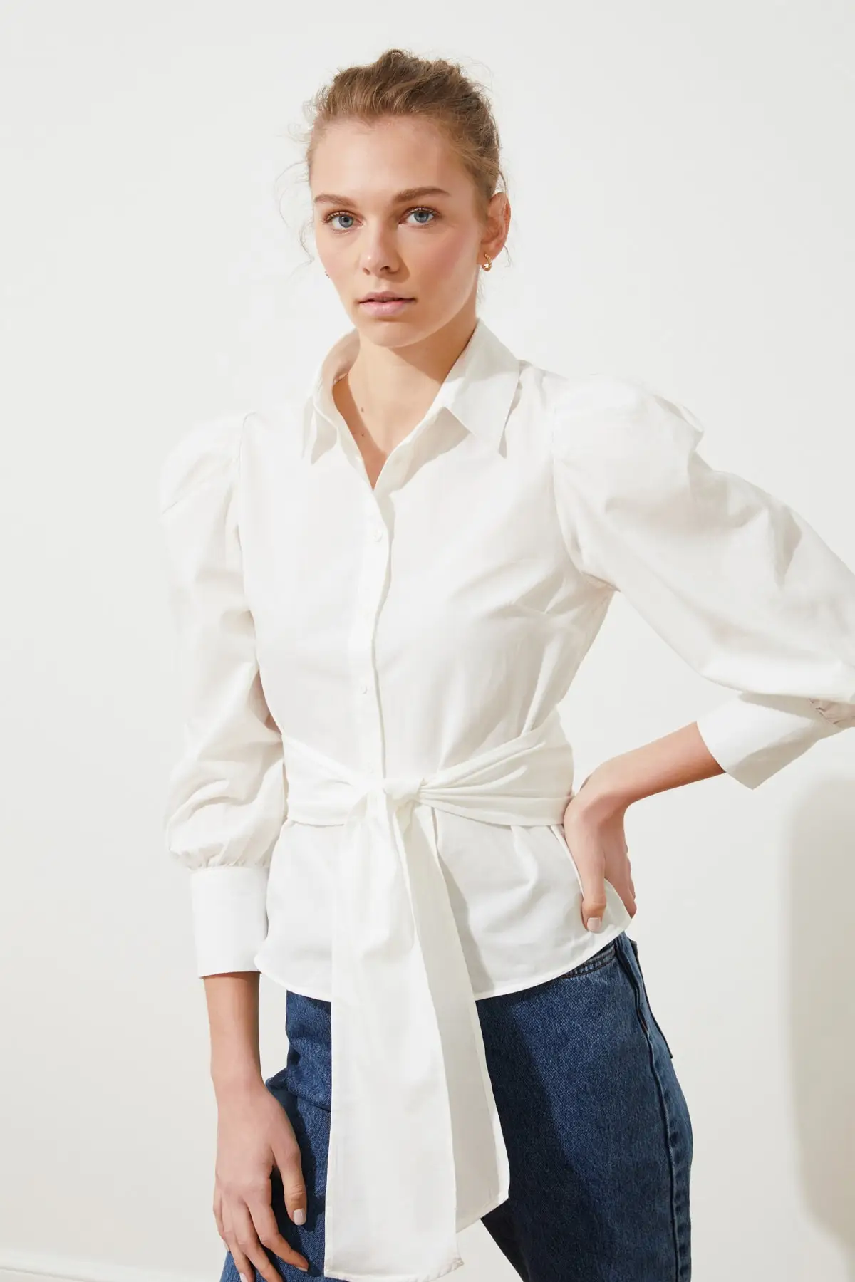 

Trendyol Lacing Detailed Shirt TWOSS21GO0432