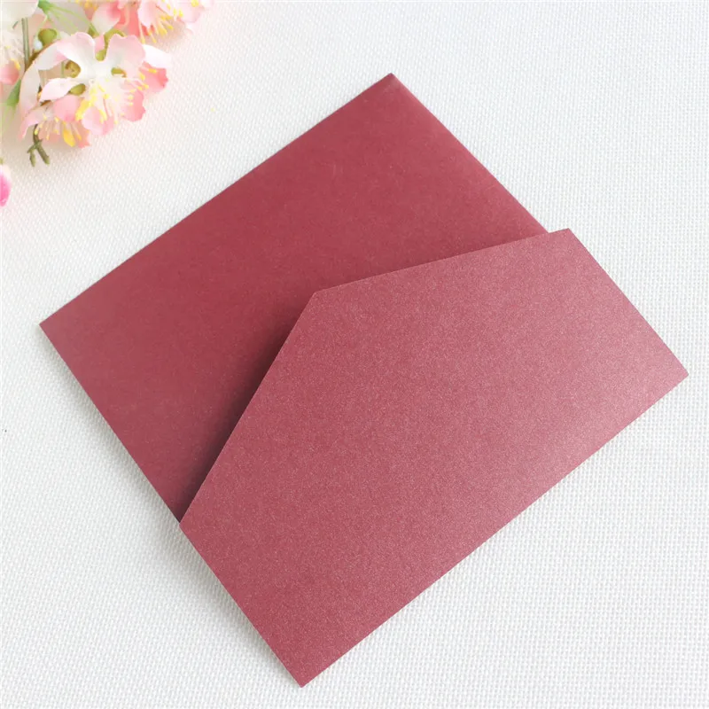burgundy Faire часть mariage свадебные Приглашения с изготовленные на заказ с принтом цветочной вставкой карты и пояс, 50 шт в наборе - Цвет: burgundy