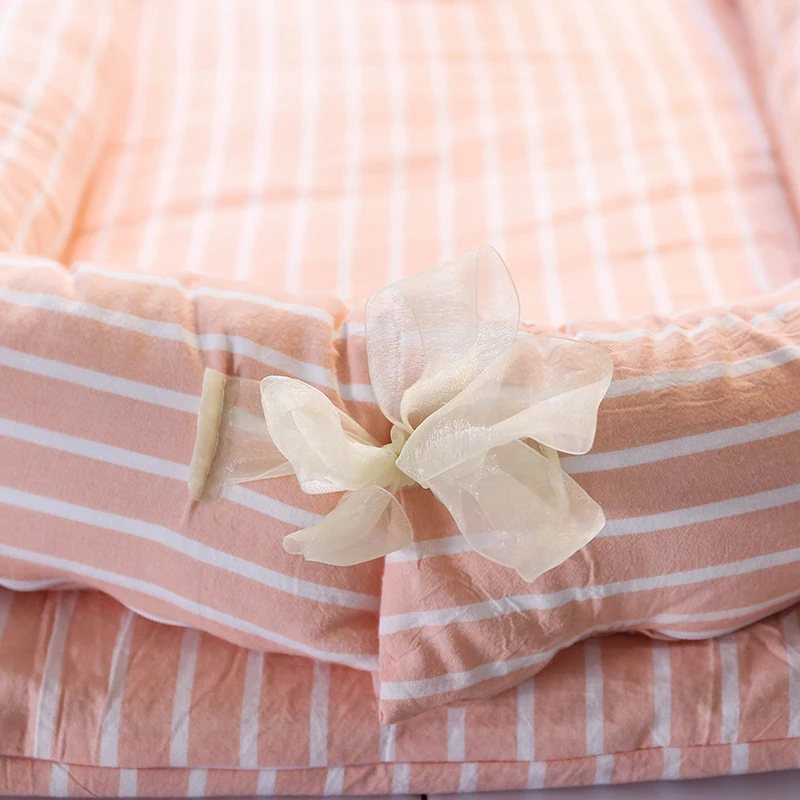 

Baby Portable Crib Cotton Sleeping Crib Basket Safety Protection Pad Travel Removable 3pcs/set with Quilt YHM020