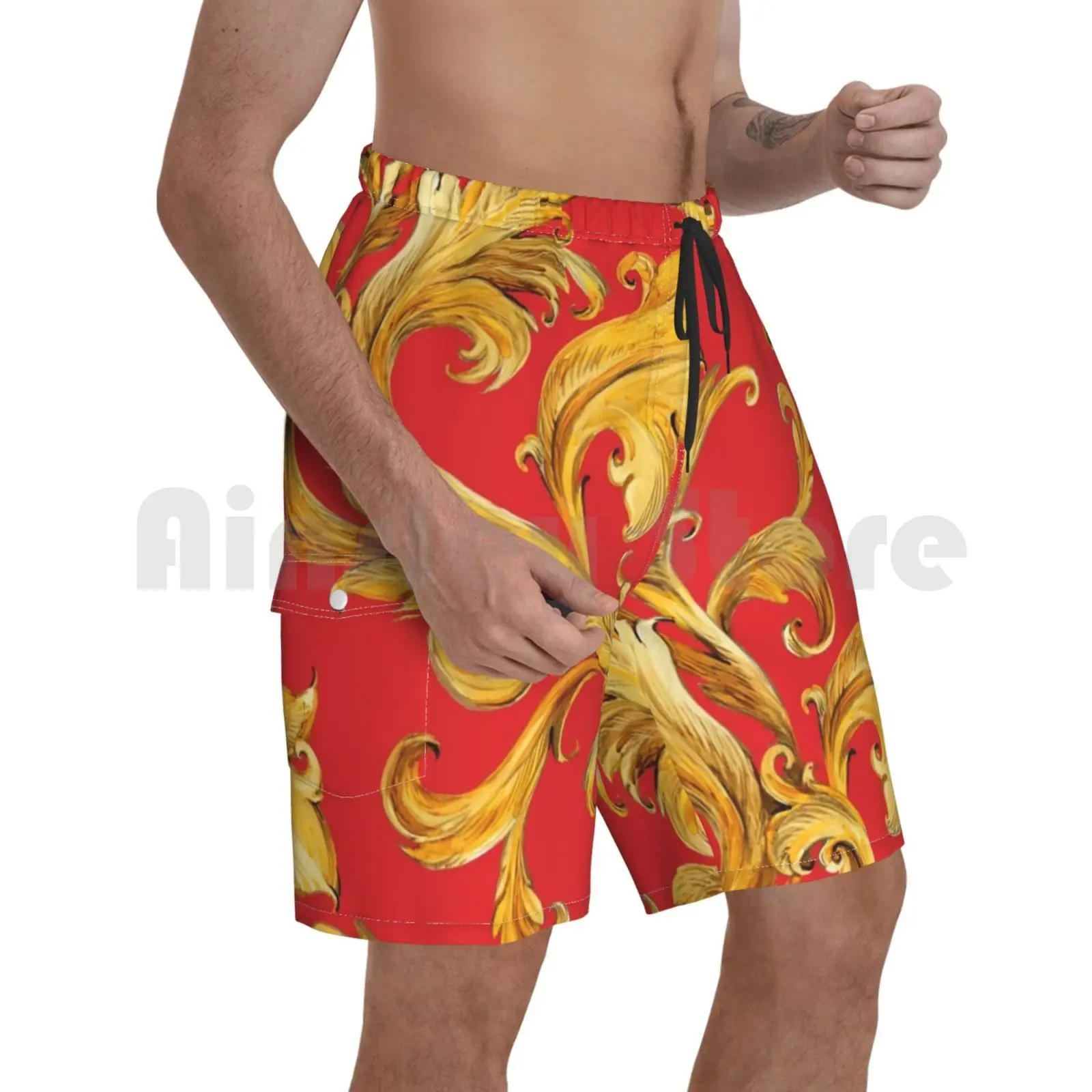 Пляжные шорты с золотыми цепочками и бесшовным рисунком. Роскошная иллюстрация.