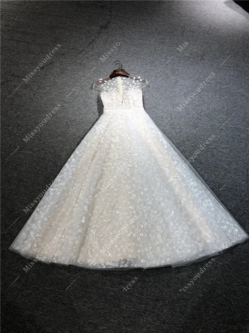 Newest High Quality Customized Ivory High Quality Beading Flowers Cap Sleeves Floor Length A-line Wedding Dress Wedding Gown