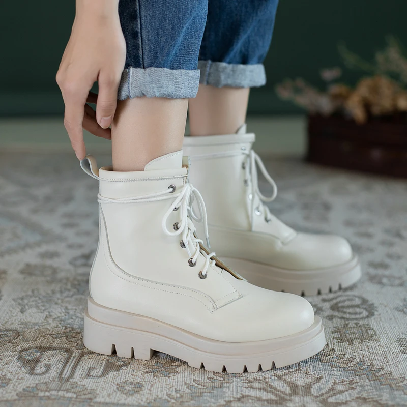 

Женские ботинки на платформе, черные или бежевые ботильоны на толстом каблуке, с круглым носком, на шнуровке, сезон осень-зима