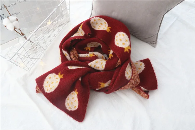 

2019 Korean version of the new women's woolen scarf INSfor autumn and winter,Lovely strawberry and pineapple knitted scarf woman