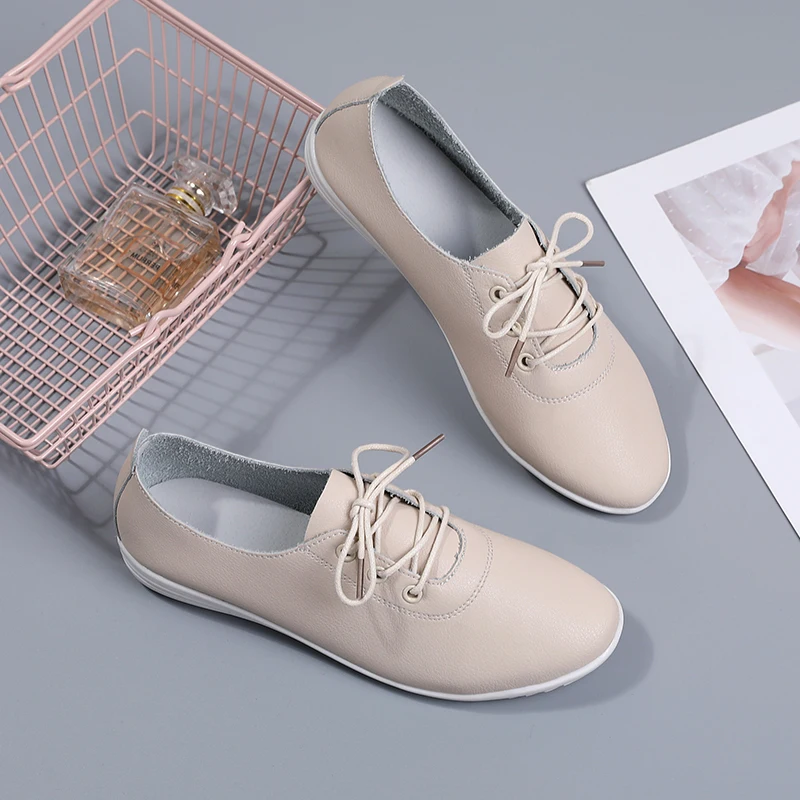 

Spring White Lightweight Outdoor Casual Shoes Women Fashion Comfortable Soft Mother Flat Loafers Ladies Non-slip Walking Shoes