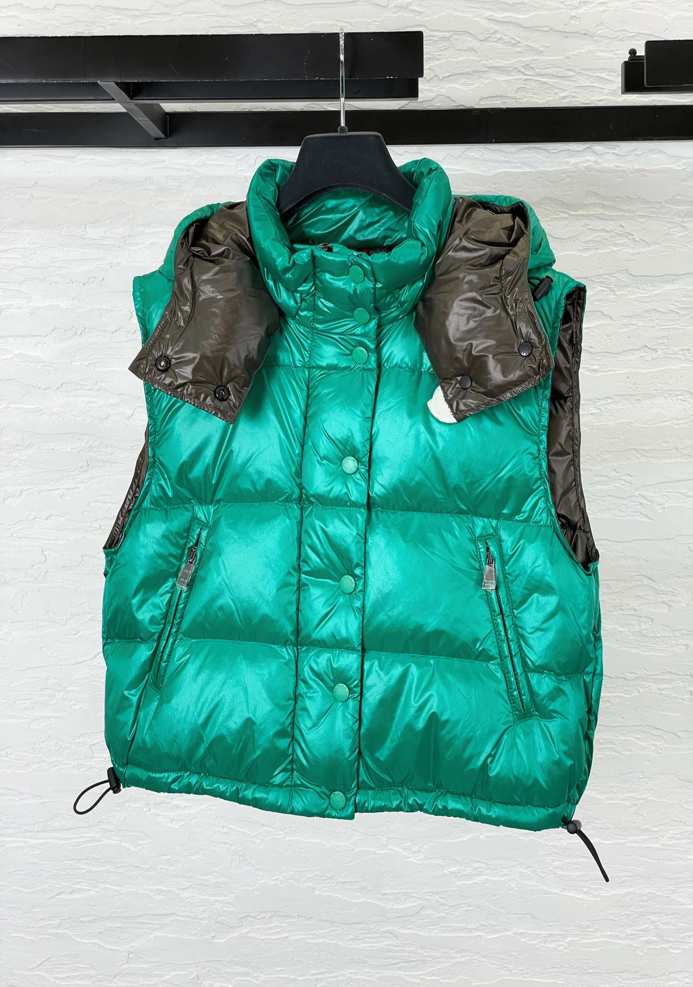

2021 FW New Hit Color Down Coat Vest Hooded Sleeveless Windproof Outwear Women Warm Jacket Portable Chic Overcoat Girl Zippered