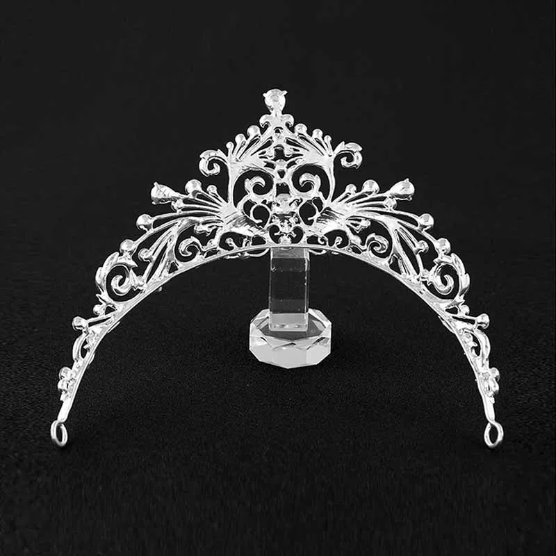 Женская диадема для волос FORSEVEN серебряного цвета с кристаллами в виде сердца