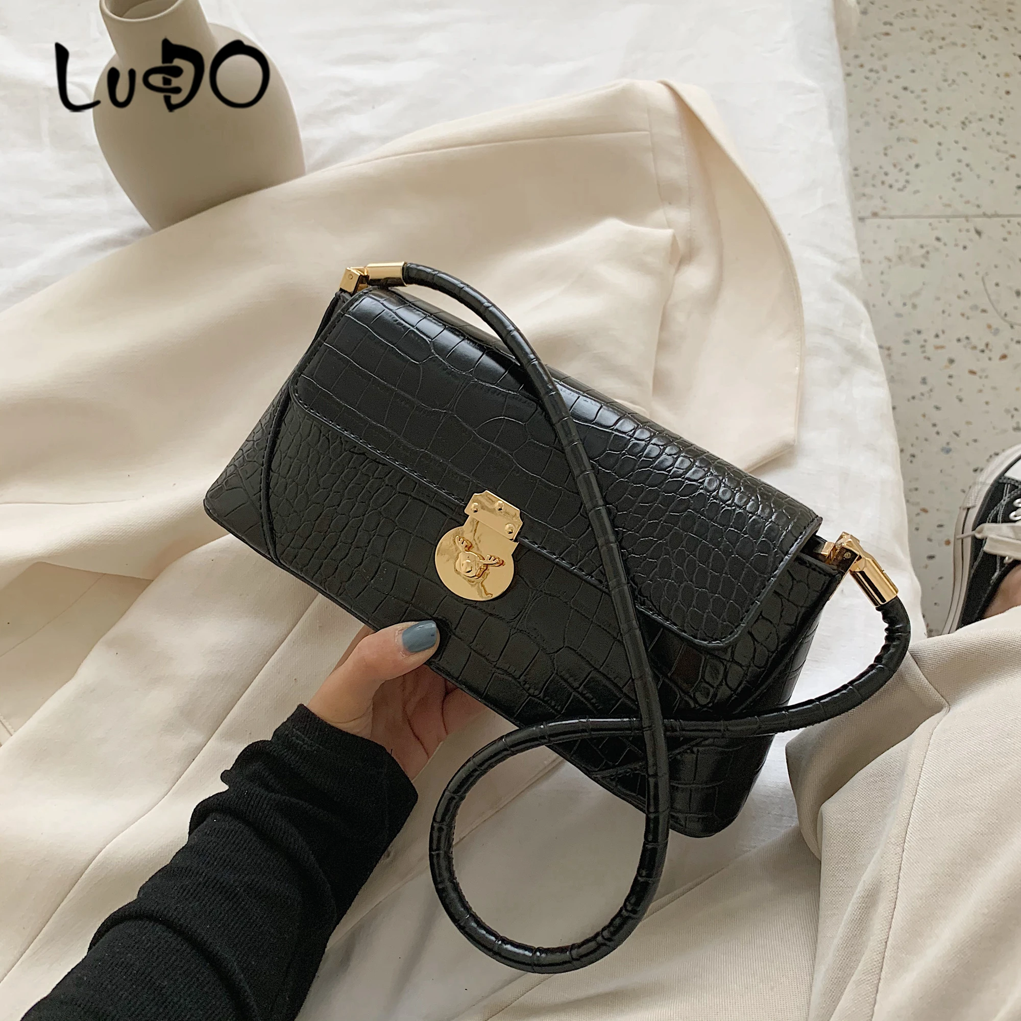 

LUCDO New Fashion Baguette Bags for Women 2020 Crocodile Pattern Designer Luxury Handbag PU Leather Lock Shoulder Messenger Bag