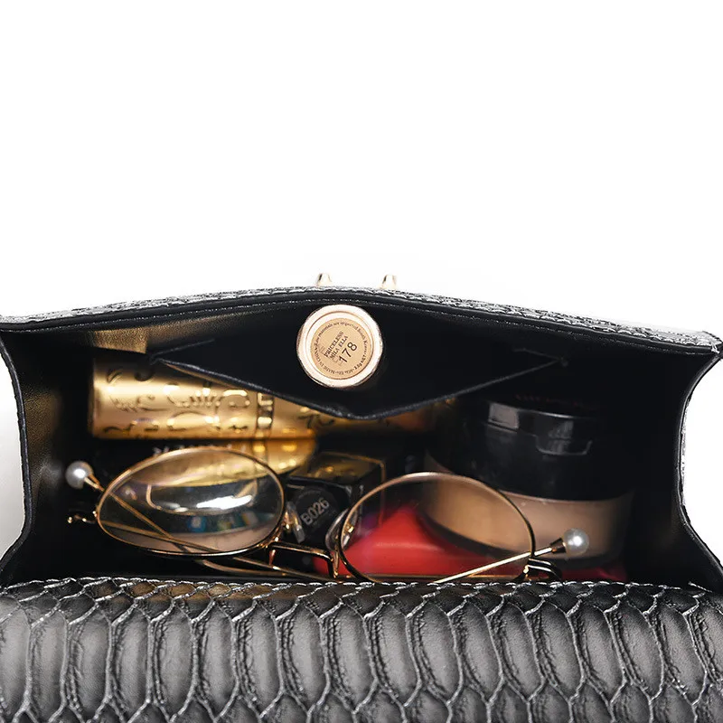 

Hot Sale Women's Bag With Snake Print Autumn Winter New Women's Shopping Shoulder Bag High Quality Messenger Bag Design Handbags