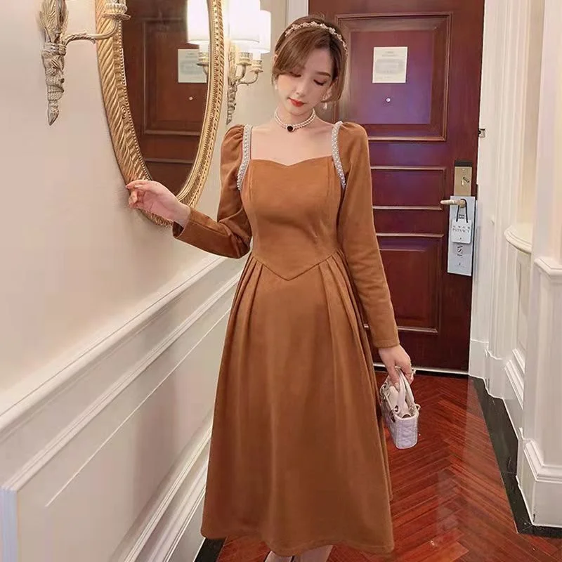 Зимнее французское винтажное платье женское однотонное элегантное вечернее